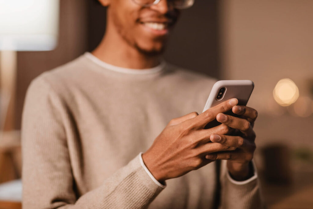 Como escolher um smartphone com boa bateria e câmera para o uso diário?